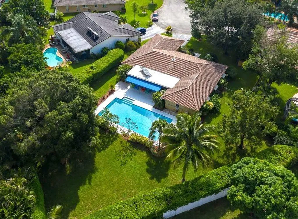 8693 NW 9th Court Coral Springs FL 33071