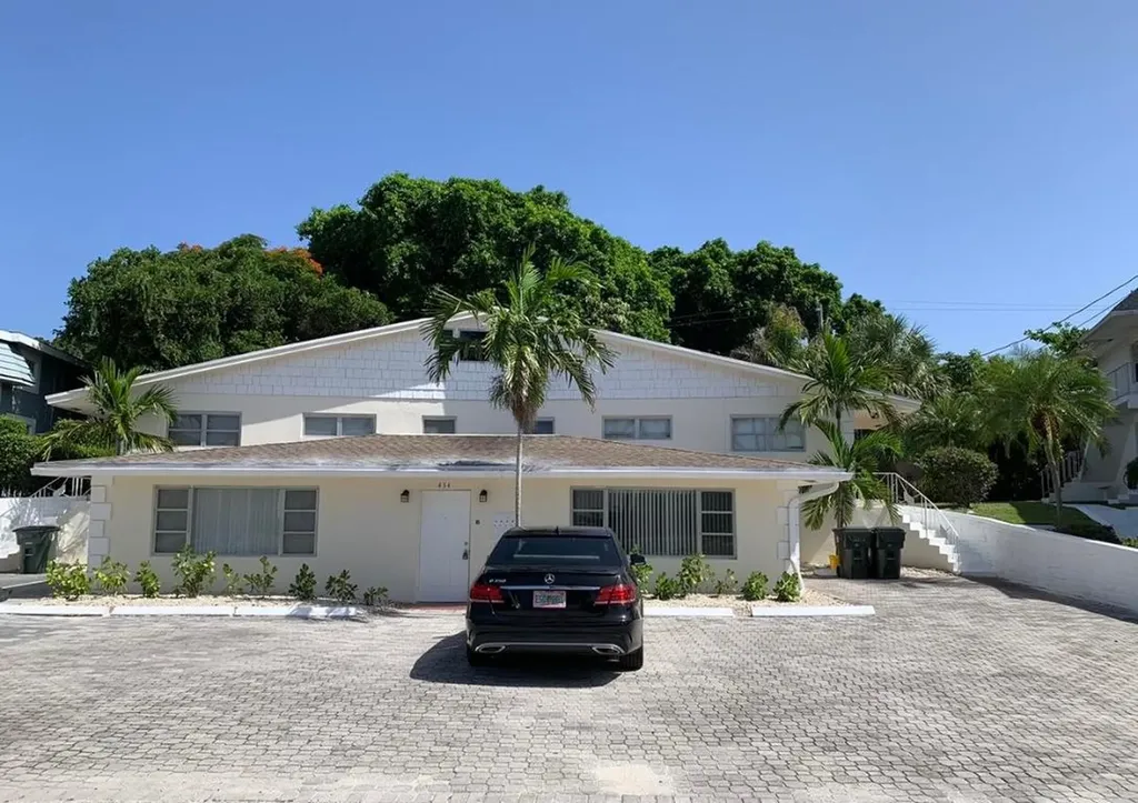 434 SW 9th Street Boca Raton FL 33432