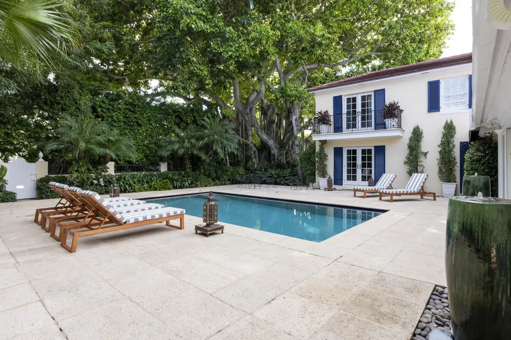 1025 N Lake Way Palm Beach FL 33480