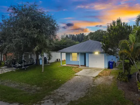 1665 21st Avenue SW Vero Beach FL 32962