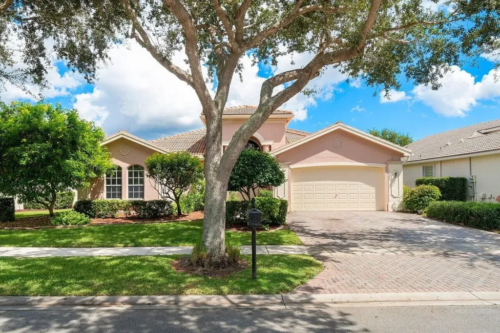 13588 Barcelona Lake Circle Delray Beach FL 33446