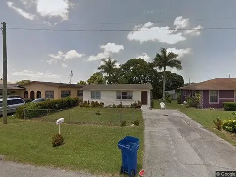 564 SW 13th Street Belle Glade FL 33430