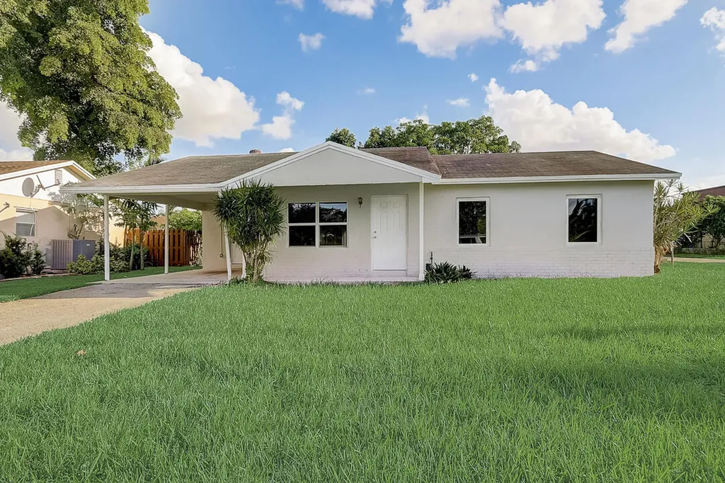 7926 SW 4th Place North Lauderdale FL 33068