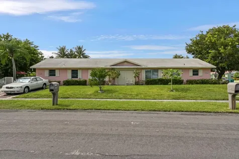 2651 SE 2nd Street Boynton Beach FL 33435