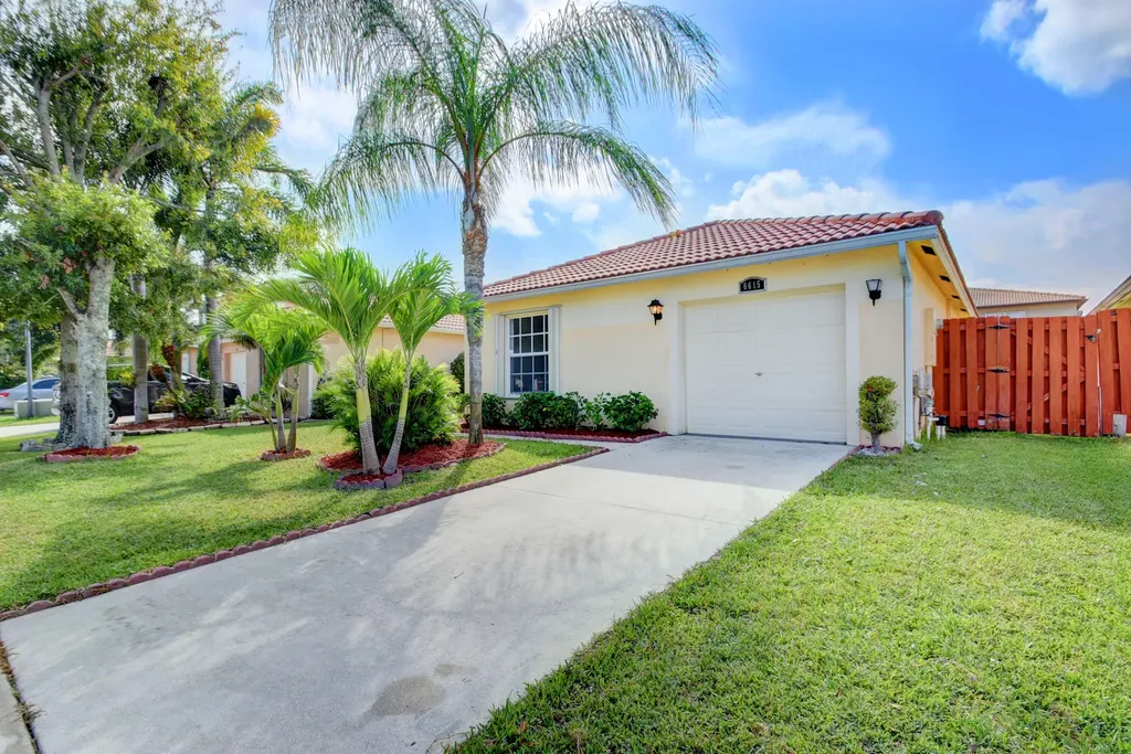 6615 Spring Garden Run Lake Worth FL 33463