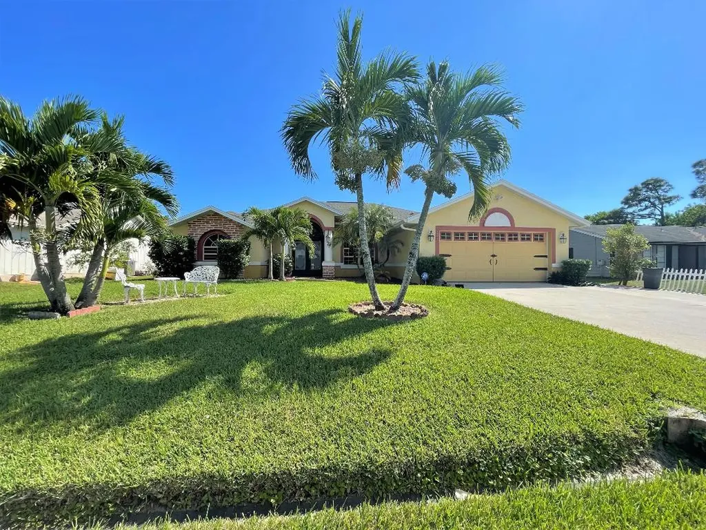 450 SE Guava Terrace Port St Lucie FL 34983