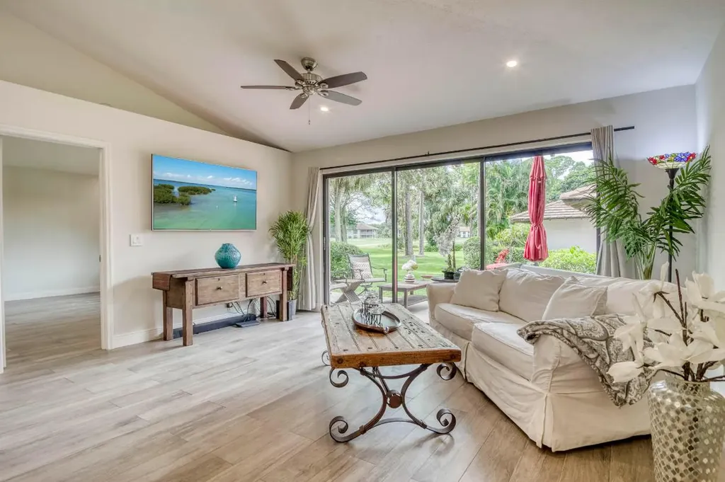 533 Club Drive Palm Beach Gardens FL 33418