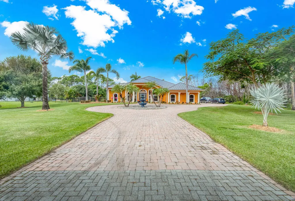 2355 Dyer Road Port St Lucie FL 34952