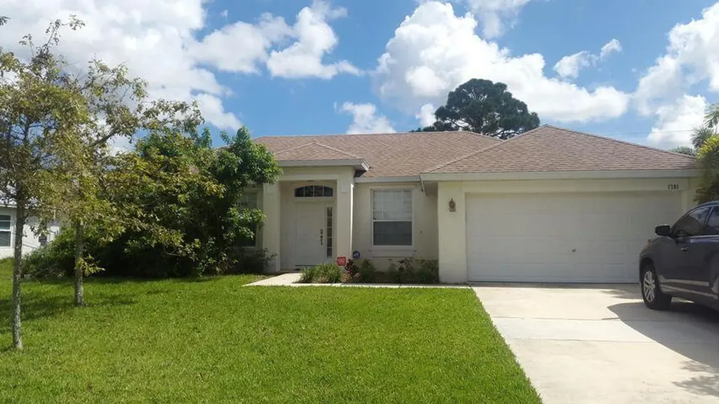 1701 SW Victor Lane Port St Lucie FL 34984