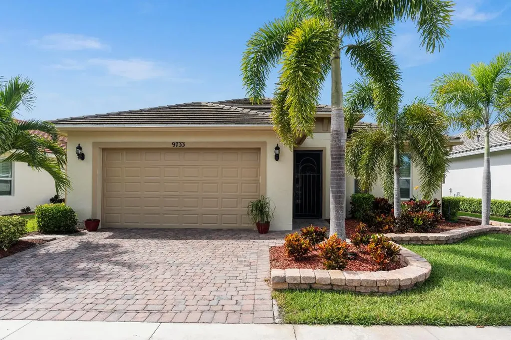 9733 SW Chestwood Avenue Port St Lucie FL 34987