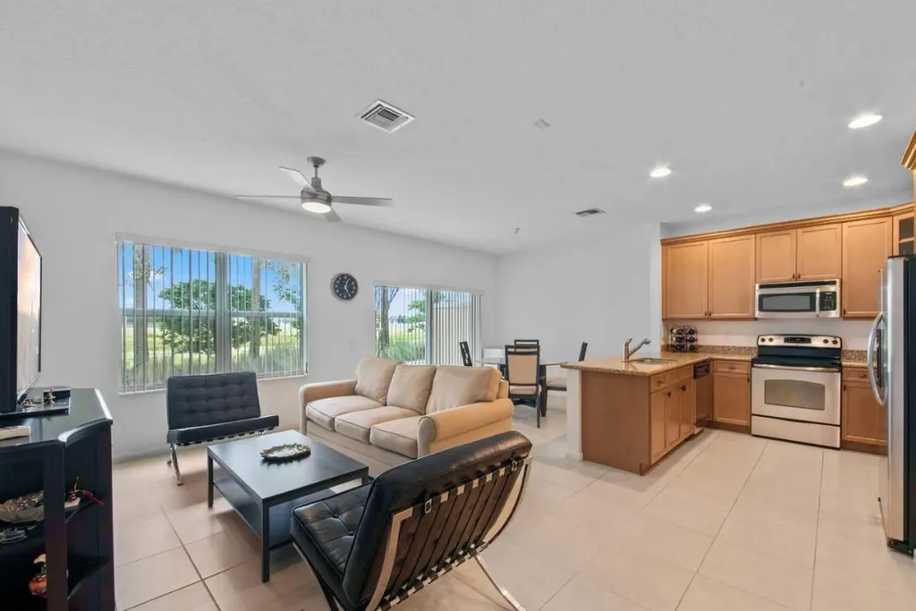 1818 Via Sofia Boynton Beach FL 33426