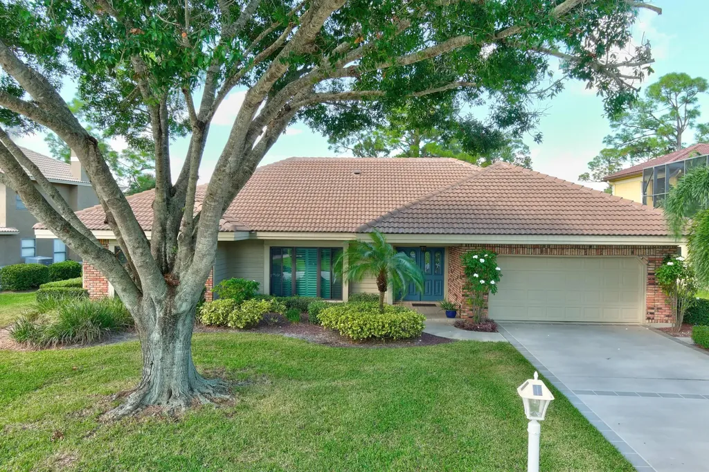 1205 SW Paradise Cove Port St Lucie FL 34986