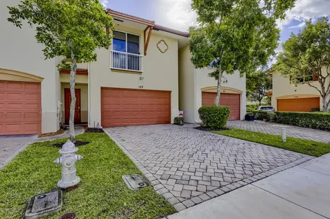 129 E Prive Circle Delray Beach FL 33445