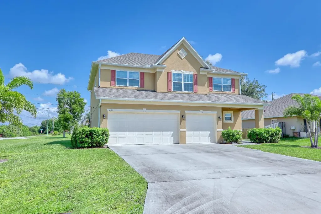 697 SW Kayak Avenue Port St Lucie FL 34953