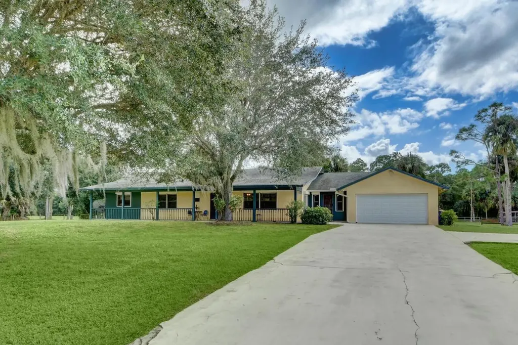 4550 SW Grove Street Palm City FL 34990