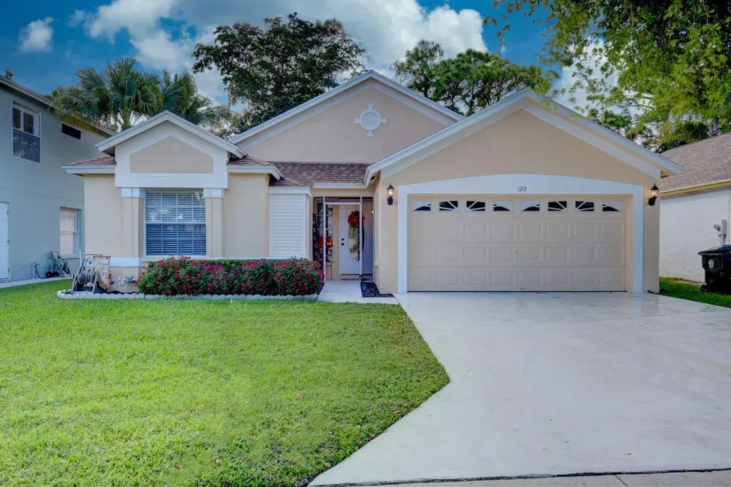 120 Paddock Lane Greenacres FL 33413