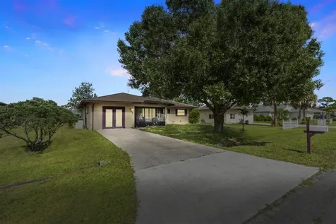 631 SE Penn Avenue Port St Lucie FL 34984