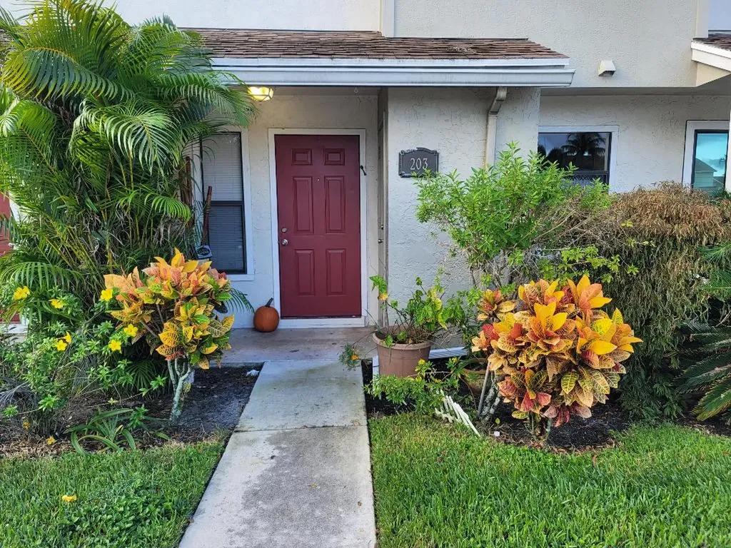 203 Shoreview Drive Greenacres FL 33463