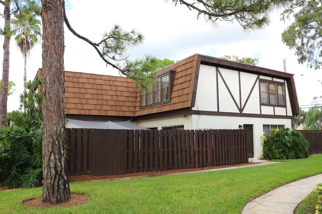 150 Weybridge Circle Royal Palm Beach FL 33411