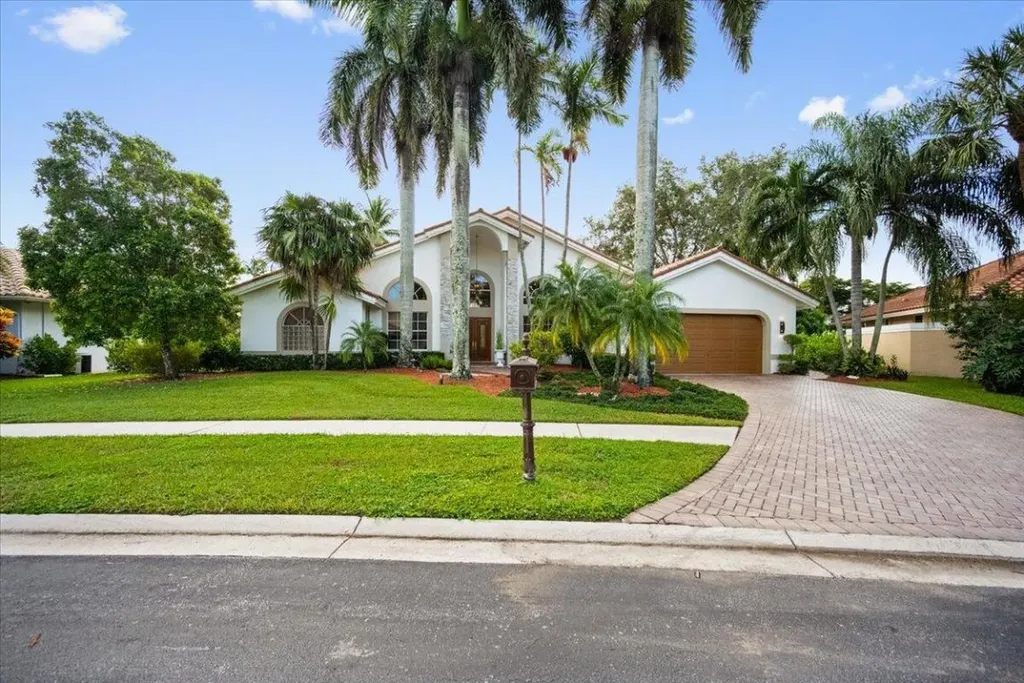 6638 Newport Lake Circle Boca Raton FL 33496