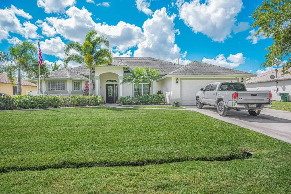 1882 SW Effland Avenue Port St Lucie FL 34953