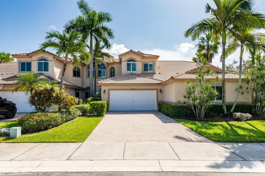 5134 Madison Lakes Circle W Davie FL 33328