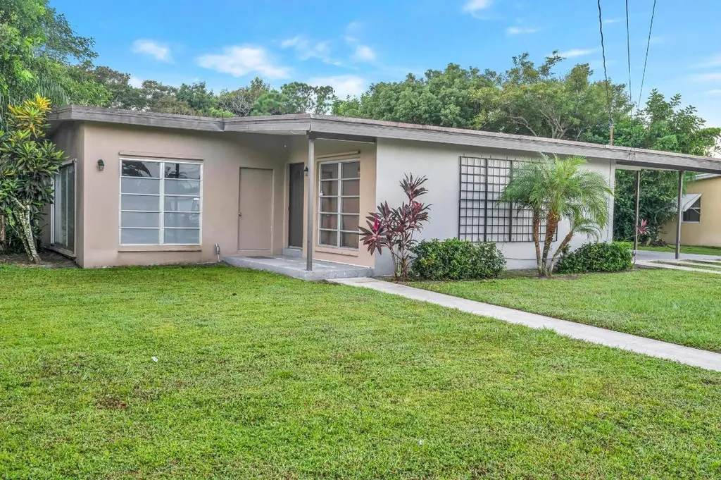 154 S Naranja Avenue Port St Lucie FL 34983