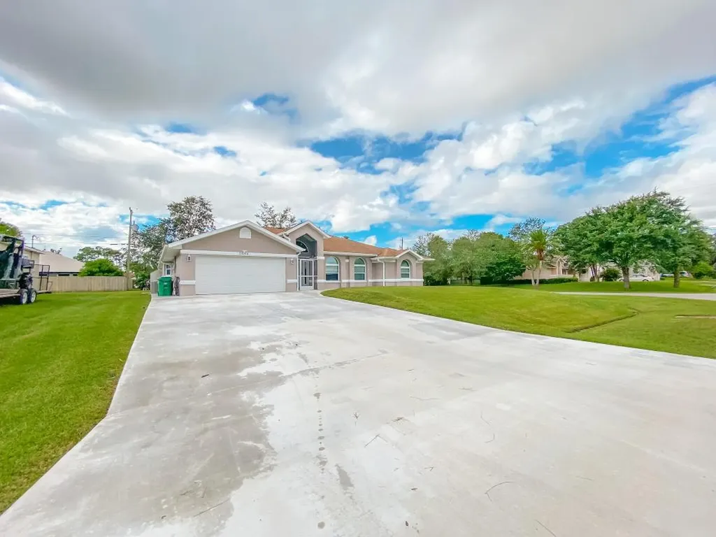 2090 SW Jaguar Avenue Port St Lucie FL 34953