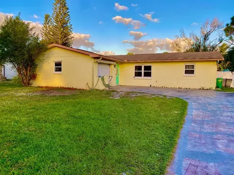 6014 Sunset Boulevard Fort Pierce FL 34982