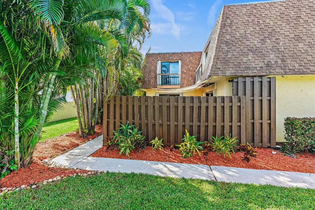 110 N Delaware Boulevard Jupiter FL 33458