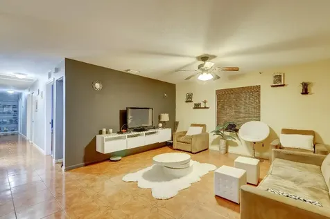 621 S 24th Avenue Hollywood FL 33020