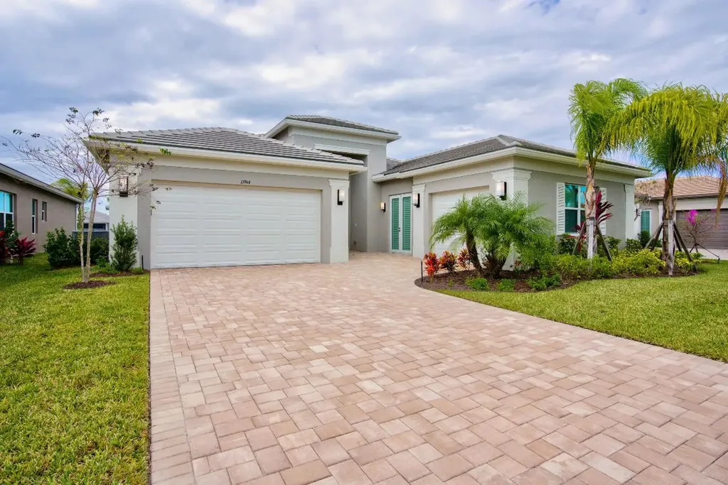 11944 SW Hunter Hill Avenue Port St Lucie FL 34987
