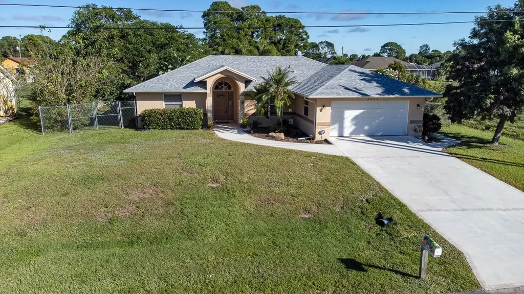 1301 SW Idol Avenue Port St Lucie FL 34953