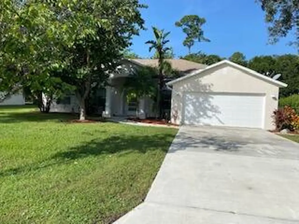 757 46th Square Vero Beach FL 32968