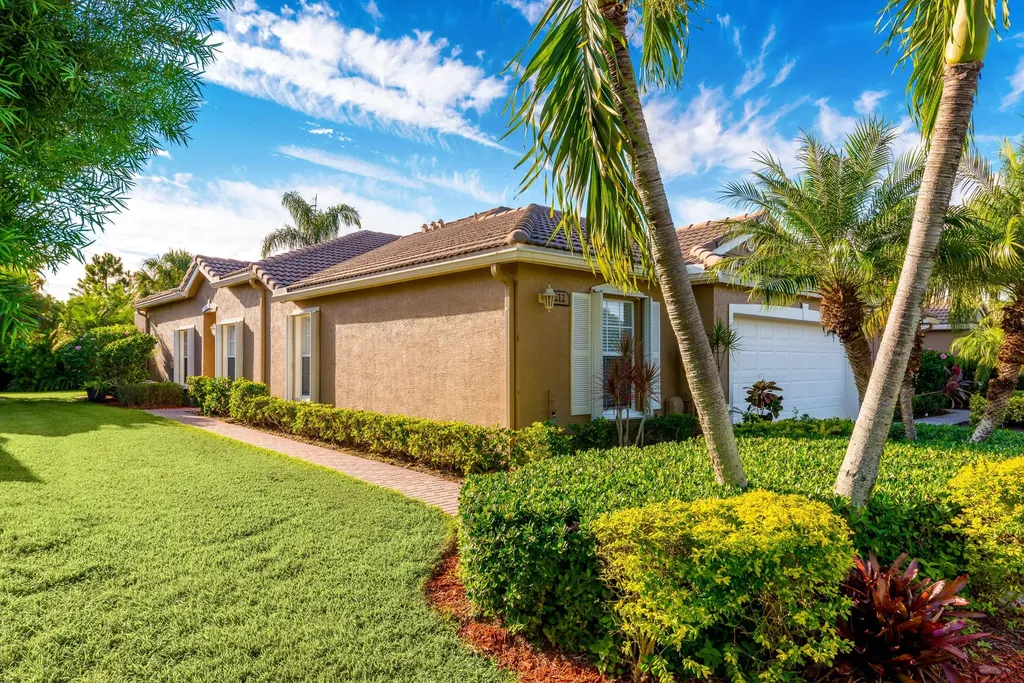 212 NW Broken Oak Trail Jensen Beach FL 34957