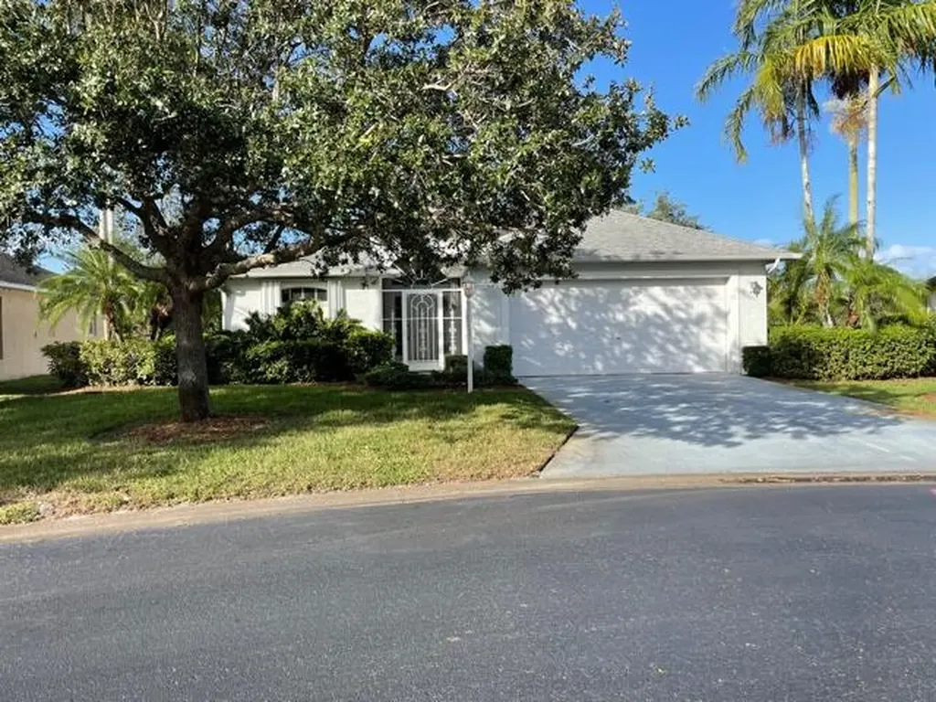 535 SW Cyrilla Trail Port St Lucie FL 34953
