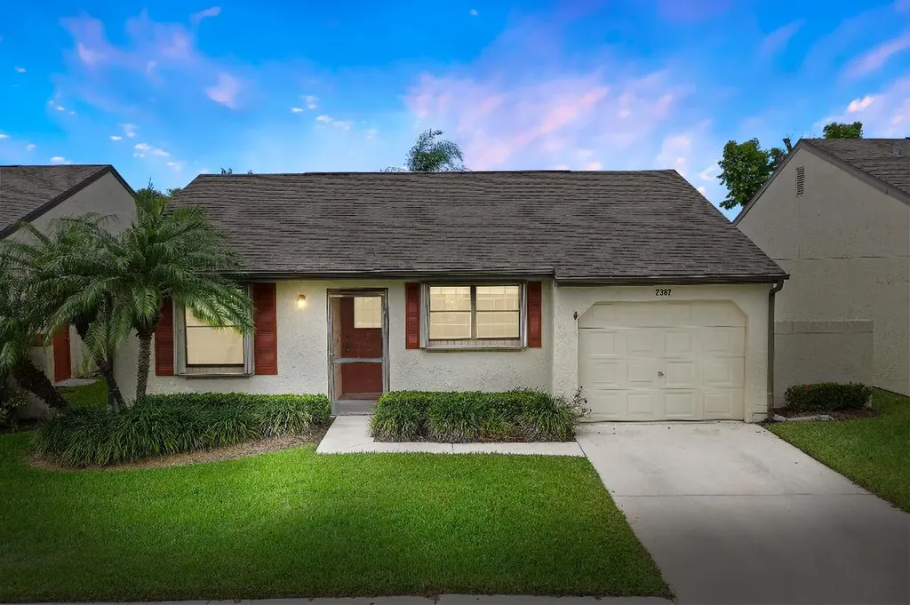 2387 SE Brekenridge Circle Port St Lucie FL 34952