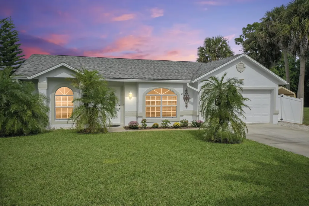 625 SW Jada Road Port St Lucie FL 34953