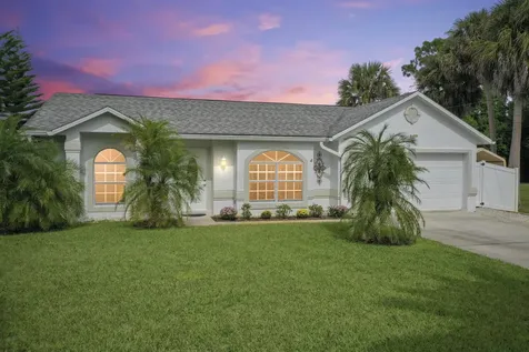 625 SW Jada Road Port St Lucie FL 34953