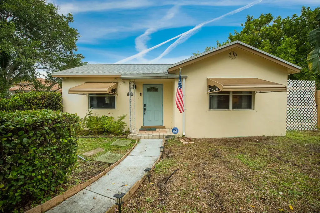 1224 19th Avenue N Lake Worth Beach FL 33460