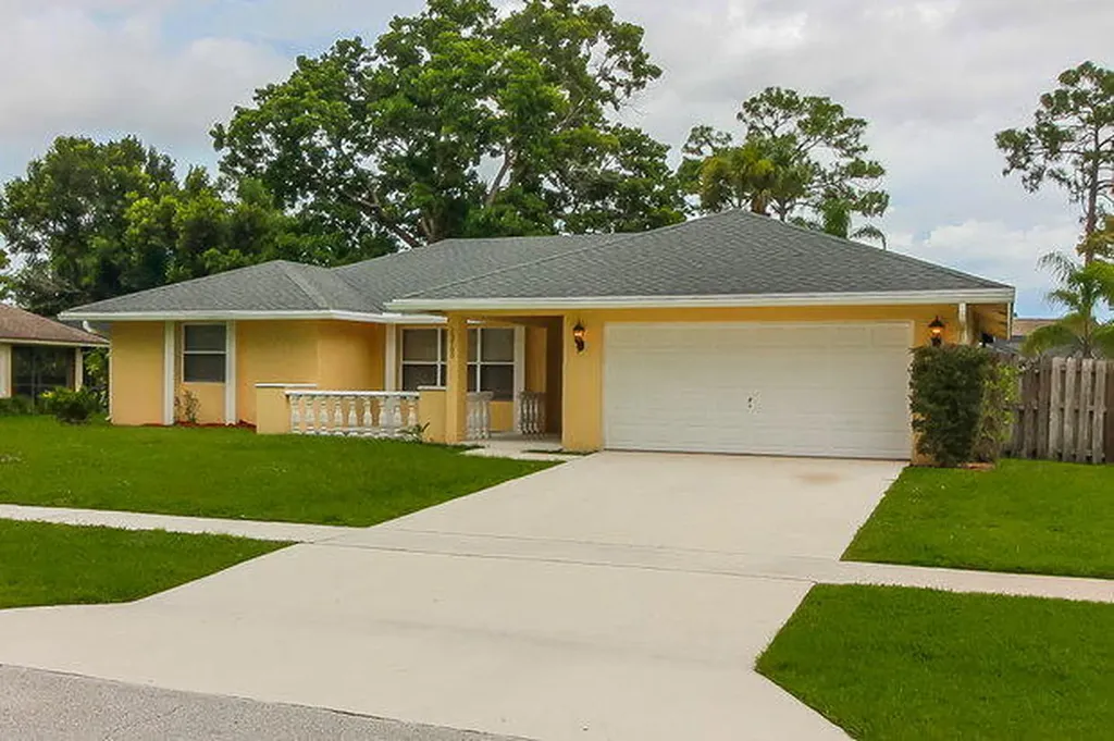 13700 Exotica Lane Wellington FL 33414
