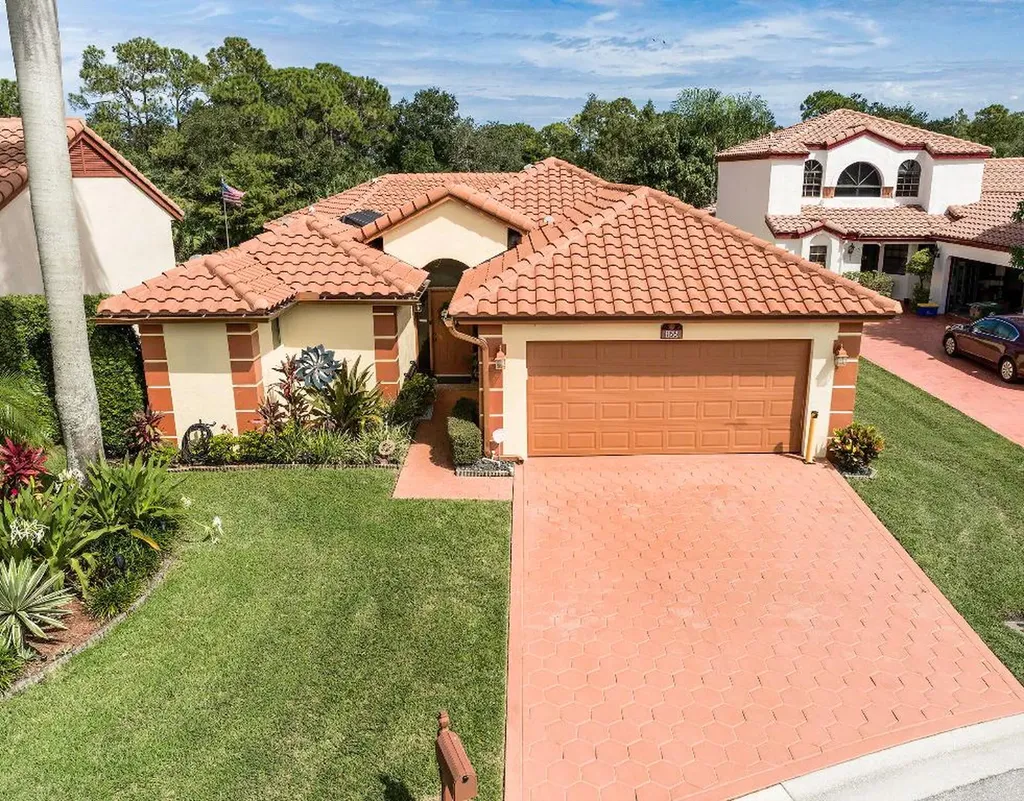 155 Island Way Greenacres FL 33413