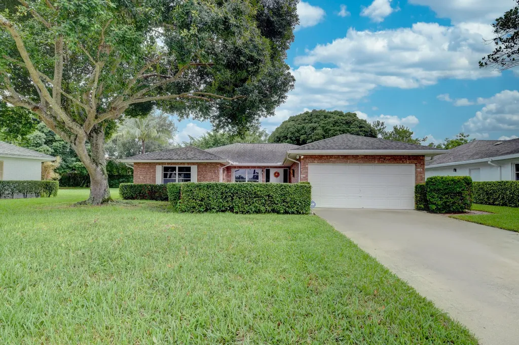 10935 Greentrail Drive S Boynton Beach FL 33436