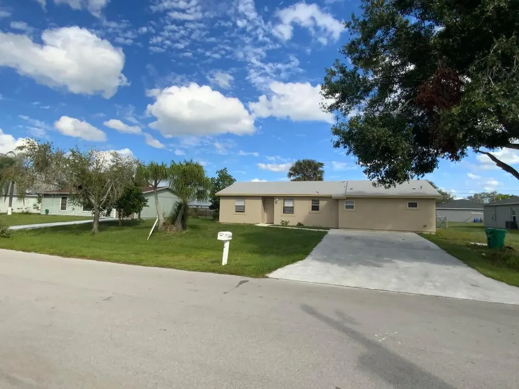 3533 SW Rosardo Street Port St Lucie FL 34953