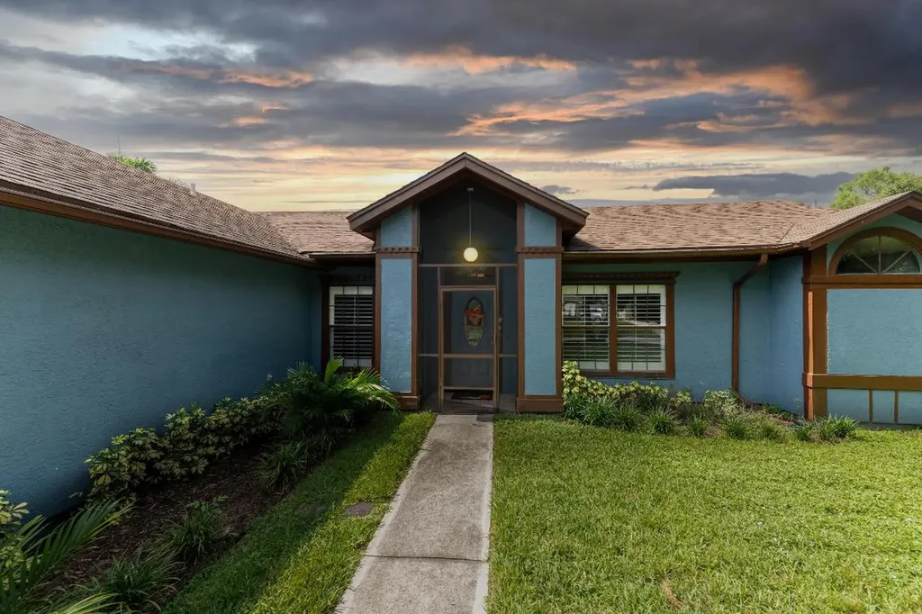1926 SW Beauregard Street Port St Lucie FL 34953