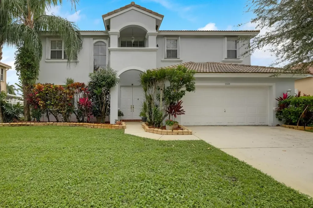 5574 Lake Shore Village Circle Lake Worth FL 33463
