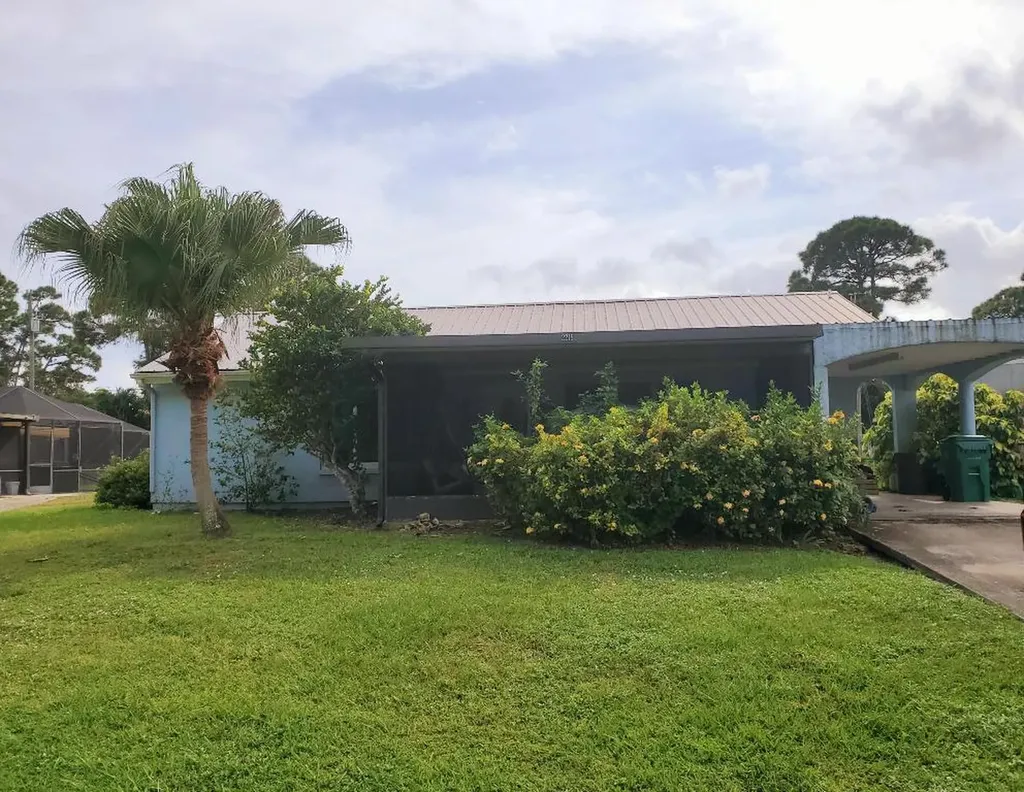 2218 SE Seafury Lane Port St Lucie FL 34952
