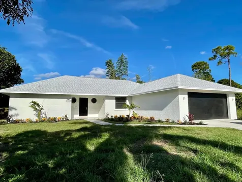 1926 SE Floresta Drive Port St Lucie FL 34983