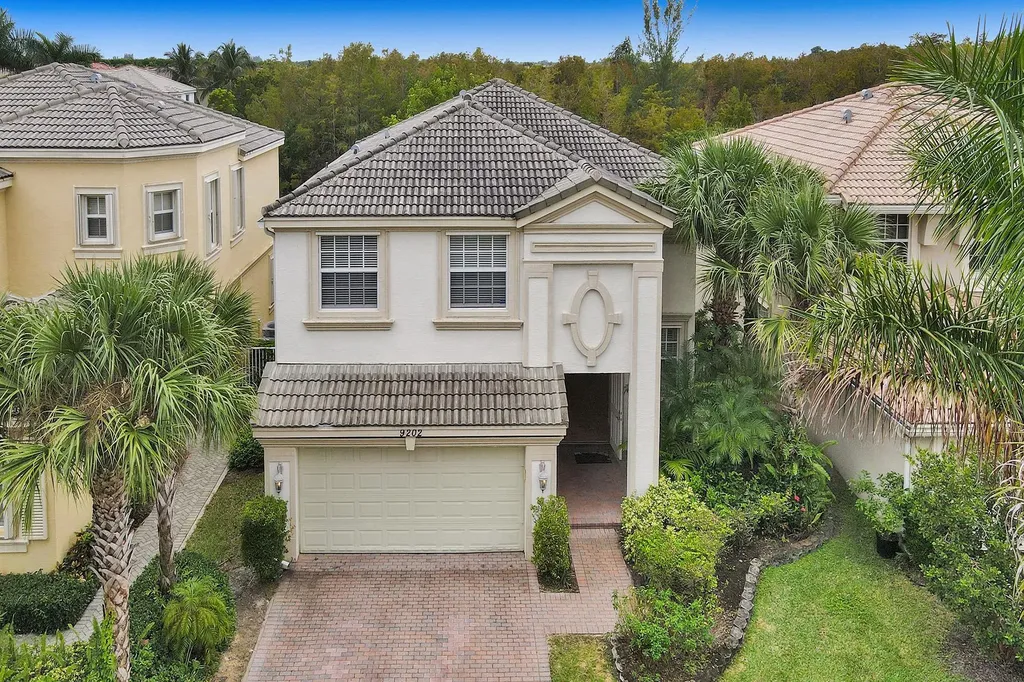 9202 Dupont Place Wellington FL 33414