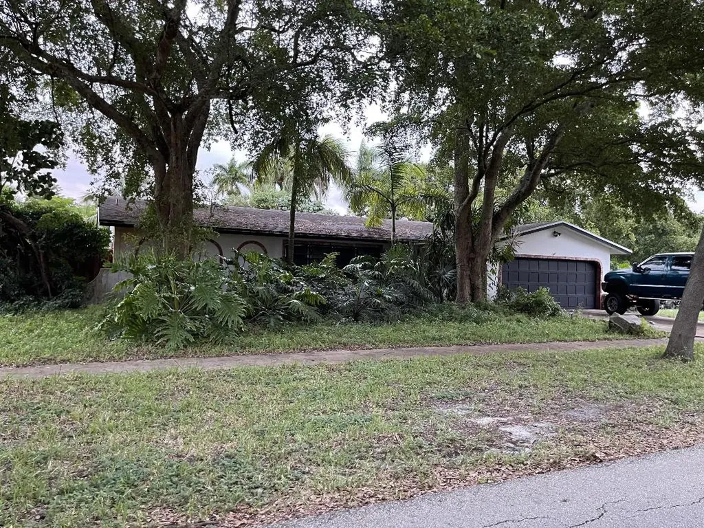 6801 NW 5th Court Plantation FL 33317